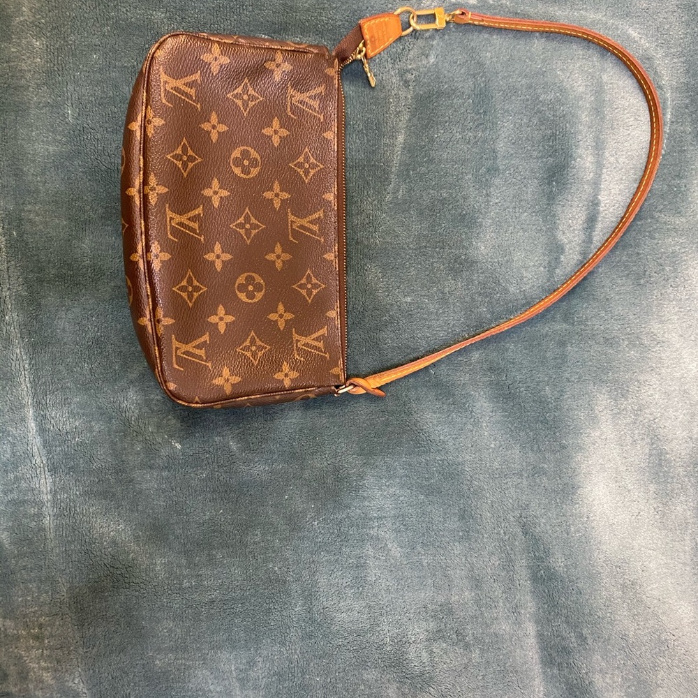 LOUIS VUITTON Monogram Pochette Accessories
